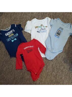 Baby onesies size 6 to 12 months